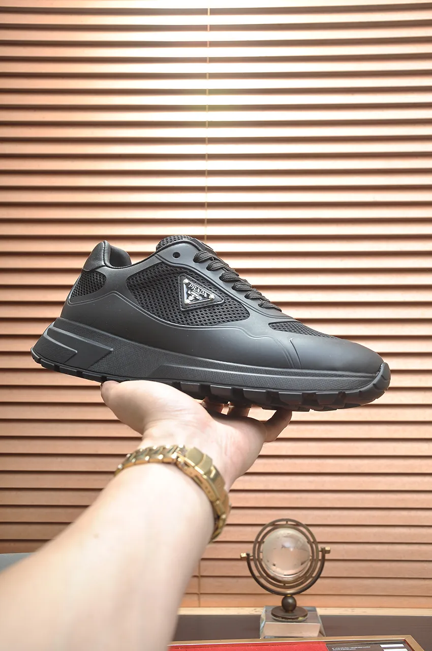 Men's shoes 💰580💶 [PRADA] Top original items, new seasonal styles, high-quality original items, top-grade high-mercerized cowhide combined with original breathable fabric + imported glue, imported stretch fabric inside with original cowhide feet, original thick outsole! Quality guaranteed! Code 38-45 (45 customized)